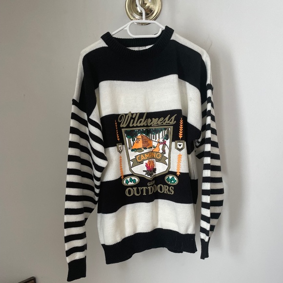 Knitted 'Wilderness' crest sweater - Picture 2 of 2